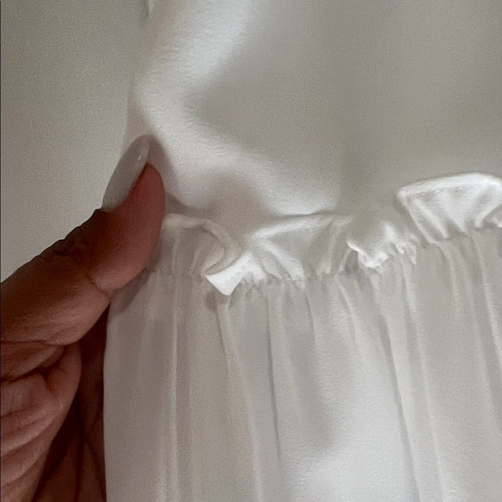 White House Black Market white Top with Black Detailing - Picture 8 of 11